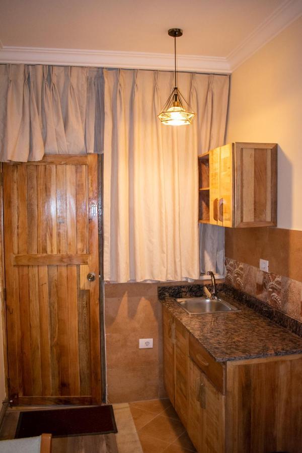 Choice Guest House 2 Аддис-Абеба Экстерьер фото